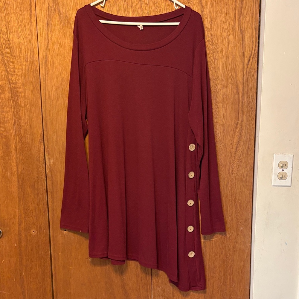 Women's Long-Sleeve Button-Accent Tunic in Wine